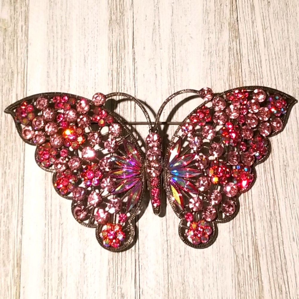 SNK VINTAGE DESIGNER RHINESTONE BUTTERFLY BROOCH